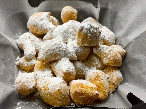 Zeppole Single